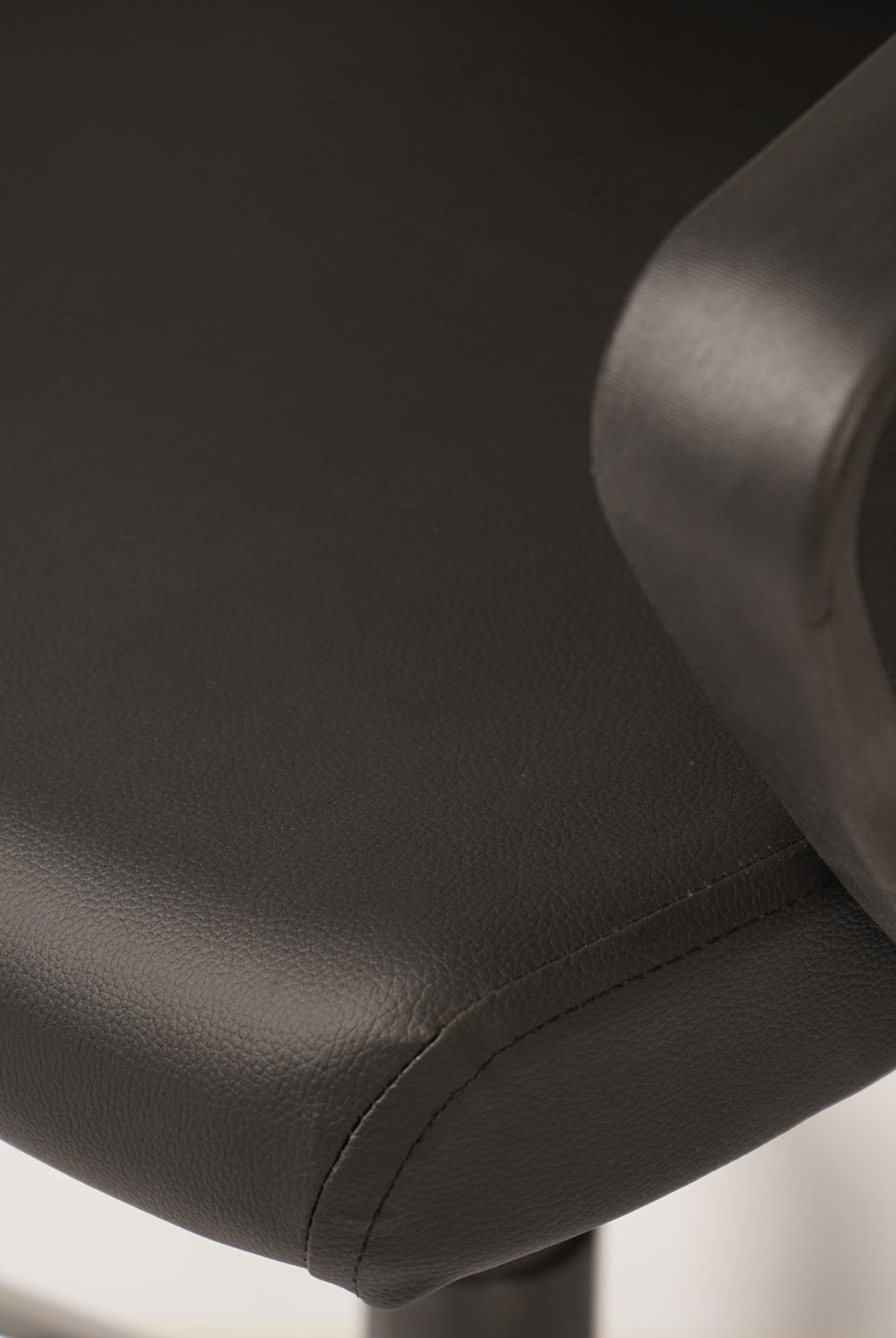 Nilkamal Acqua High Back Mesh Office Chair | HOMEGENIC.