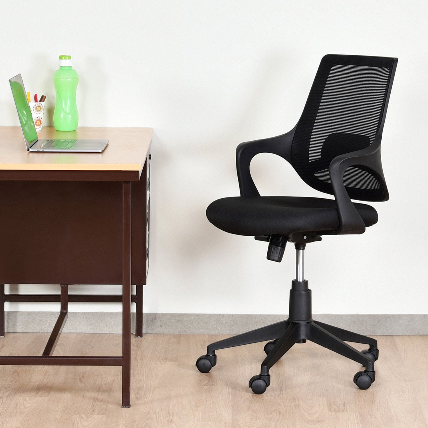 Bentwood Della 804 Netted Mid Back Chair (Black) | HOMEGENIC.